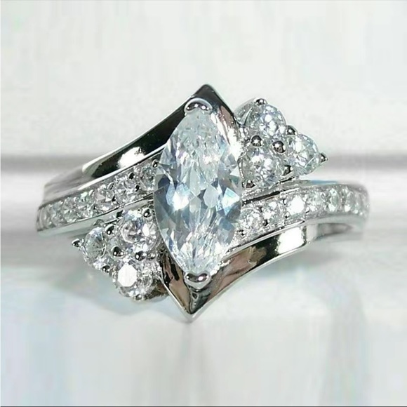 New Women’s Gorgeous 925 Silver Diamond Ring - Picture 4 of 7